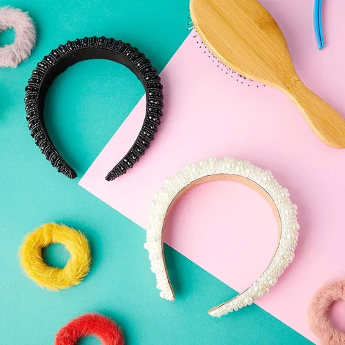 Vista 2 de Glamlily Diadema de terciopelo grueso – Accesorios para el cabello adornados con diamantes de imitación y perlas – Diadema acolchada con perlas