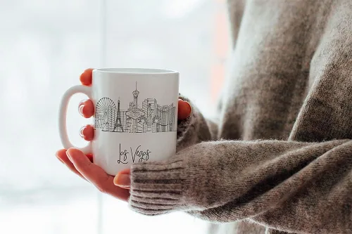 Vista 2 de TJ Originals - Taza de café Las Vegas Nevada, regalo de taza de café de recuerdo de viaje turístico, taza de cerámica Skyline de 11 oz, taza