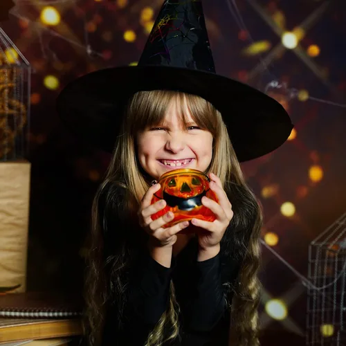 Vista 5 de Juego de 4 portavelas de Halloween, candelabros votivos de SHMILMH con mueca, metal colgante de calabaza Jack O Lanterns, decoración de Halloween