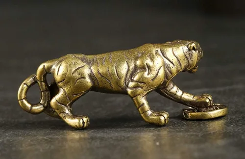 Vista 3 de DMtse Feng Shui chino de latón mini pie de tigre en moneda de la suerte decoración estatua figuritas para escultura de animales coleccionables regalo