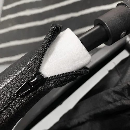 Vista 5 de Barra de parachoques para cochecito de bebé, apoyabrazos, mango, accesorios de barra transversal para BBZ YoYo y Yoyo+, cuero sintético negro
