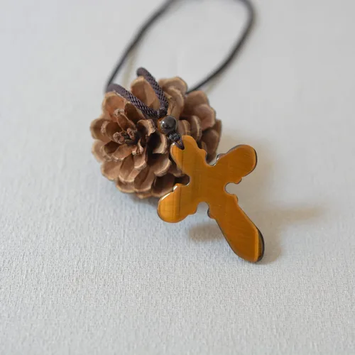 Vista 5 de QIANXU Collares de cruz de cristal de ojo de tigre para mujeres y hombres, amuleto de protección de Jesús, collar con colgante de joyería curativa