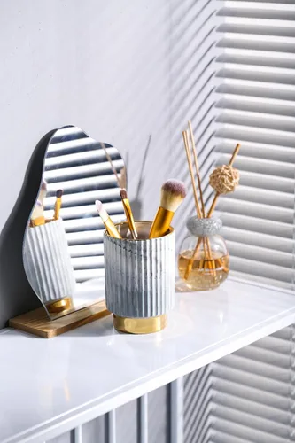 Vista 2 de IEEK Soporte para brochas de maquillaje, organizador de brochas de maquillaje y vasos de vidrio, organizador de cepillos de dientes para baño, Gris