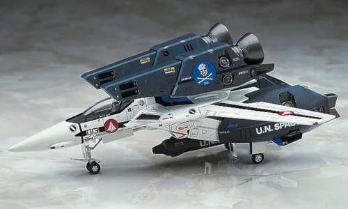 Vista 2 de Macross VF-1 Super Strike Valkyrie Escala 1/72