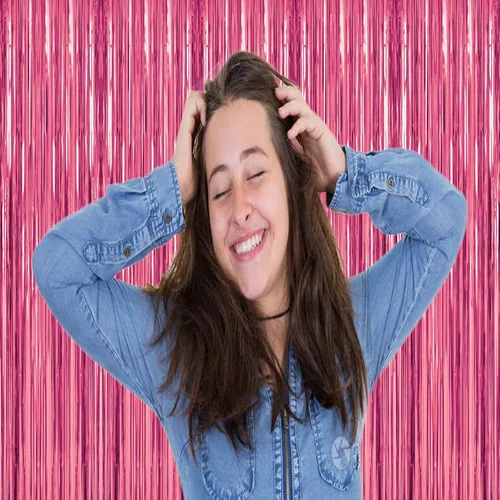 Vista 6 de Paquete de 2 cortinas de flecos de papel de oropel metálico rosa para fiestas, telón de fondo de fotos, serpentinas para cumpleaños, graduación, Año