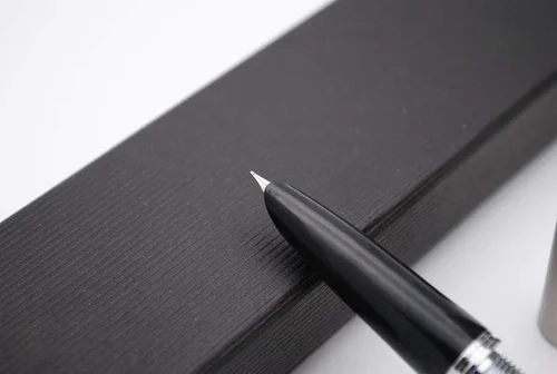 Vista 4 de JINHAO 51A - Pluma estilográfica de madera con tapa de acero (arce duro, punta extrafina, 0.015 in)