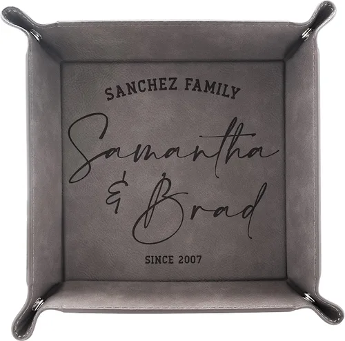 Vista 20 de Regalos personalizados para parejas, bandeja de cuero grabada con nombre y fecha, regalos para aniversario, regalos de inauguración de la casa