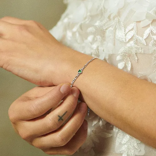 Vista 3 de ChicSilver Pulsera de plata de ley 925 con forma de corazón y piedra natal redonda para mujer, regalo de joyería de cumpleaños para el día