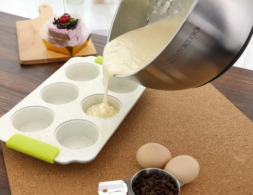 Vista 6 de Boles con boquilla antigoteo, antiderrapante, de acero inoxidable, con mango y tapa. Set de 3 unidades., Negro Non-Slip Silicone Base,Precision
