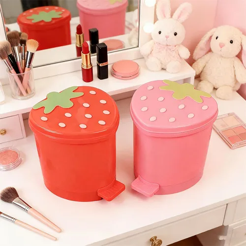 Vista 2 de Bote de Basura de Fresa, Bote de Basura de Plástico Lindo de 1 Galón para Escritorio Kawaii Pequeño Bote de Basura de Fresa para Dormitorio con 2
