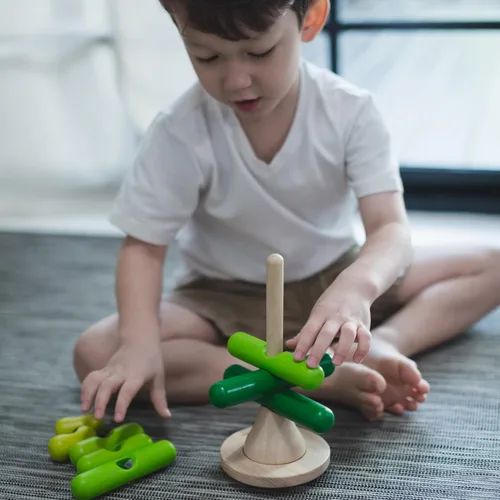 Vista 8 de Juguete apilable en forma de árbol de Plan Toys Árbol apilable
