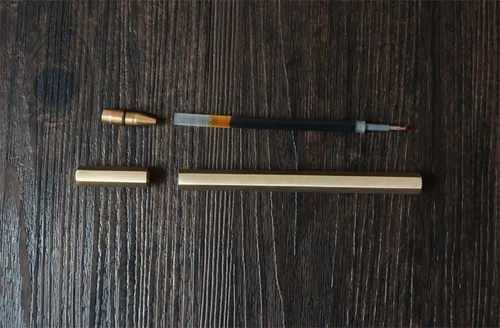 Vista 4 de EDC Pocket Seis-Edge - Bolígrafo distintivo de latón macizo