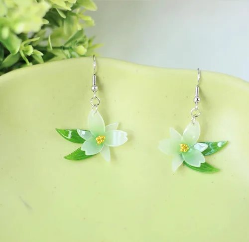 Vista 2 de Genshin Impact - Aretes colgantes de flores Cecilia de Venti accesorios de cosplay regalo coleccionable para jugadores y fanáticos del anime joyería