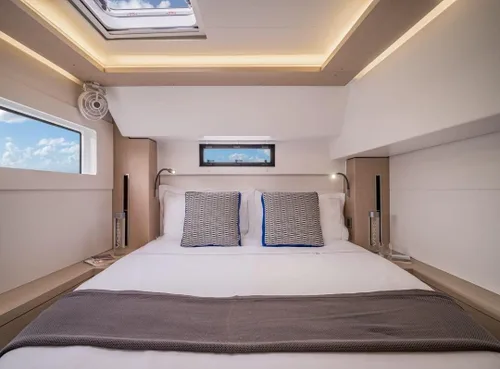 Vista 7 de SEEKR Ventilador Bora™ de Caframo, diseño compacto con potente flujo de aire, bajo consumo de potencia, 5000 horas de vida del motor, fabricado