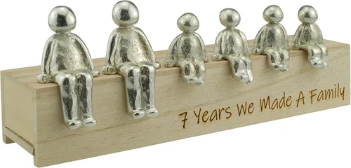 Vista 4 de Idea para el 7º aniversario – 7 años que hicimos un adorno de metal familiar – Elige tu combinación familiar (1 niño)