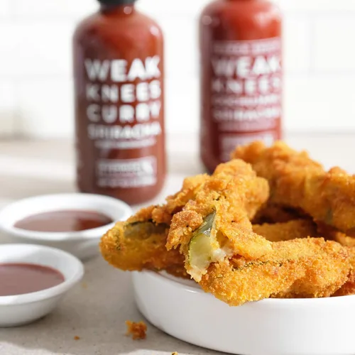 Vista 3 de Weak Knees Gochujang Sriracha + Weak Knees Curry Sriracha Set
