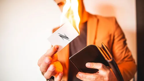 Vista 4 de ZQION PYRO Billetera Trucos de magia Mago Primer plano Calle Ilusiones Trucos Truco Puntaje Mentalismo Divertido La Tarjeta de Visita Fuego Cartera