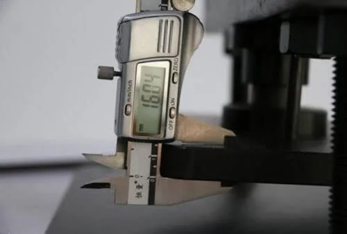 Vista 4 de Máquina de corte modelo de mano Máquina de plegado de corte de cuero