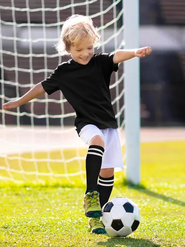 Vista 5 de Hryrbay Kids Soccer Shin Guards and Socks Toddler Soccer Shin Pads Protective Defender Gear for Boys Girls Ages 3-15 Great for Training, Matches