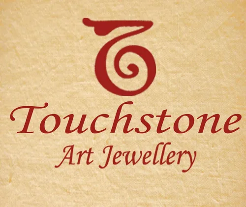 Vista 6 de Touchstone Colgante de joyería de diseño contemporáneo de Bollywood indio en tono dorado y plateado colorido para mujer.
