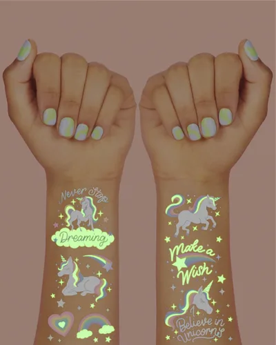 Vista 3 de xo, Fetti Recuerdos de fiesta de unicornio arcoíris – Tatuajes temporales – 46 estilos que brillan en la oscuridad Suministros para fiesta