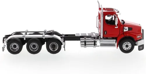 Vista 9 de Diecast Masters Western Star 49X SB Tridem Tractor - Viper Red Capó de apertura, puertas con interior de cabina a escala 1:50, modelo semi