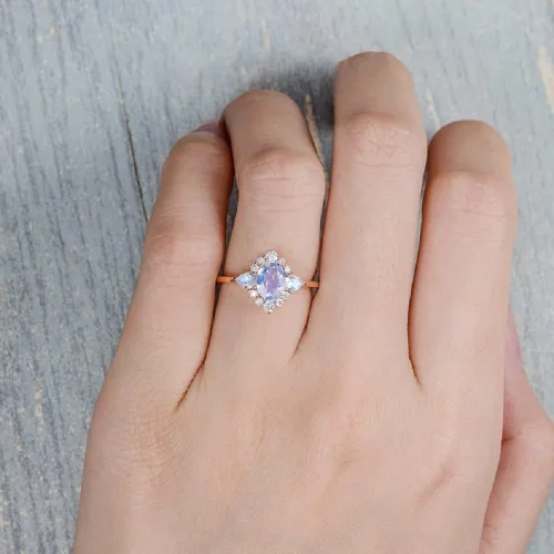 Vista 5 de Anillo de compromiso chapado en oro rosa de 18 quilates con piedra lunar y arcoíris, para mujer, anillo de compromiso con diamantes de imitación