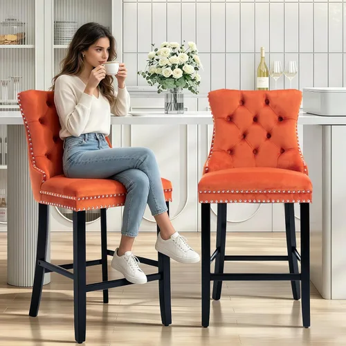 Vista 34 de SoarFlash Juego de 2 taburetes de bar tapizados de terciopelo moderno con patas de madera, botones acolchados, cabeza de clavo cromada, asiento