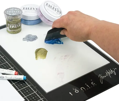 Vista 10 de Tim Holtz - Alfombrilla de corte de vidrio, superficie de trabajo grande con rejilla de medición de 12 x 14 pulgadas y paleta para pintura, tinta