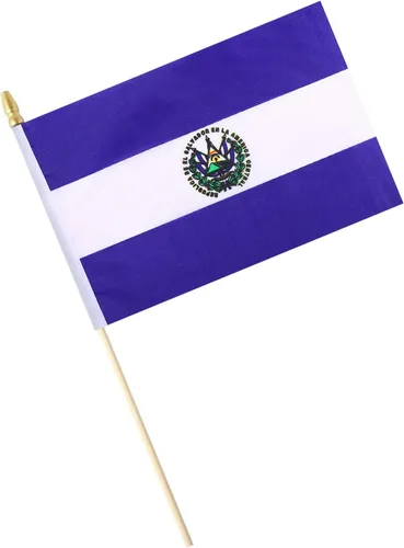 Vista 3 de Paquete de 5 mini banderas de mano de madera de El Salvador, adecuadas para varias fiestas de vacaciones, Copa del Mundo, Día Nacional y Día