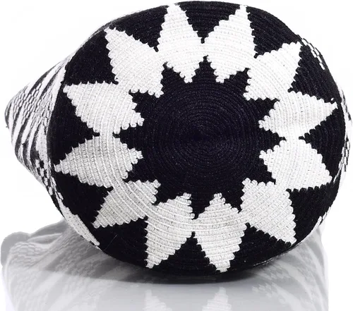 Vista 4 de WYOU Designer Collection, Handwoven Hobo Bucket Bag in Wayuu Crochet