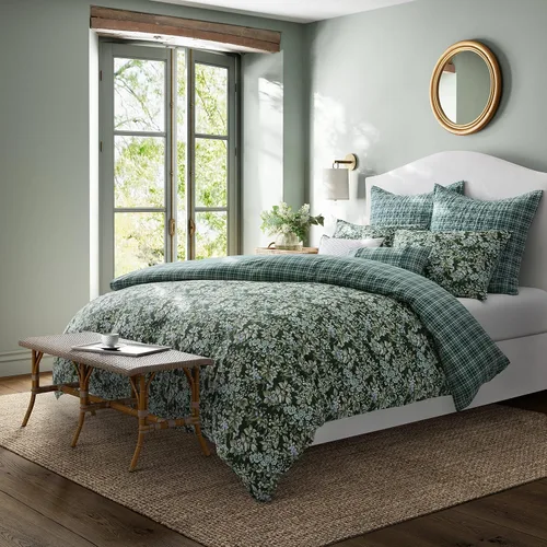 Vista 2 de Laura Ashley - Juego de edredón King, ropa de cama de algodón suave y reversible, juego de cama de peso medio de 7 piezas con fundas de almohada a