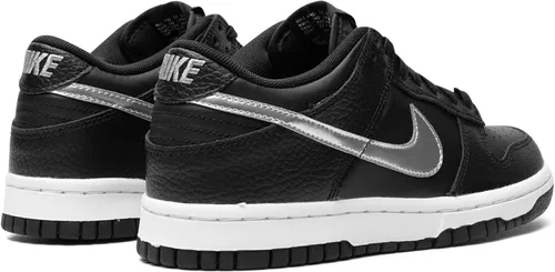 Vista 555 de Nike Kid's Dunk Low Sneaker