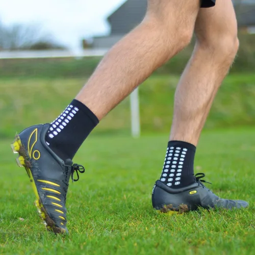 Vista 6 de 2 pares de calcetines deportivos antideslizantes para fútbol baloncesto hockeyfutbol yoga con agarres para adultos tallas de zapatos 6-115 2 pares