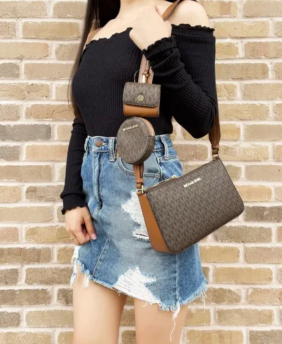 Vista 4 de Jet Set Bolsa de hombro con logotipo pequeño de viaje con bolsas Marrón