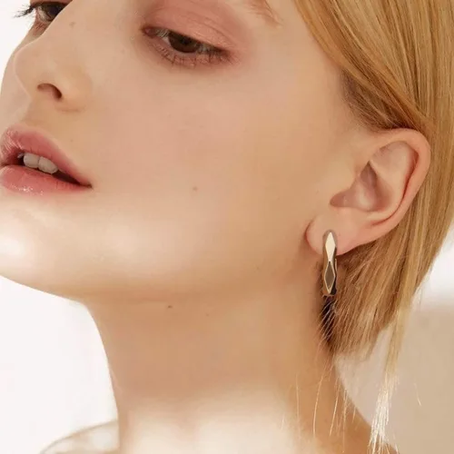 Vista 4 de Gold and Silver Hoop Earrings for Women, Dainty Crystal Ear Cuff Clip On Earrings Hypoallergenic Stud Costume Jewelry for Teen Girls Gifts for Her