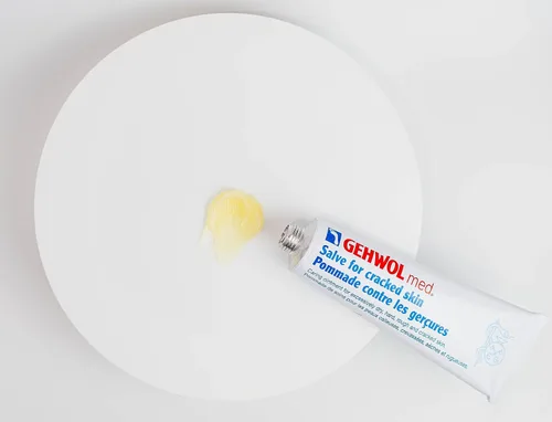 Vista 6 de GEHWOL Med Salve para piel agrietada, 2.6 oz.