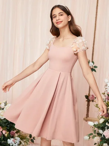 Vista 5 de WDIRARA Vestido de malla con apliques de malla con cuello cuadrado y dobladillo con volantes para niña