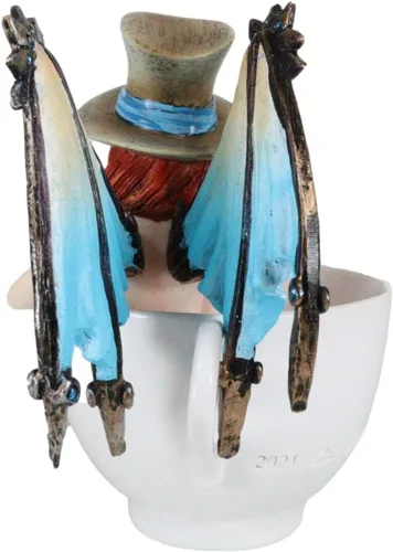 Vista 6 de Ebros Gift Amy Brown - Taza de té Steampunk cerrajero portador de llaves con alas de dragón mecánicas y sombrero de copa en baño de té cálido