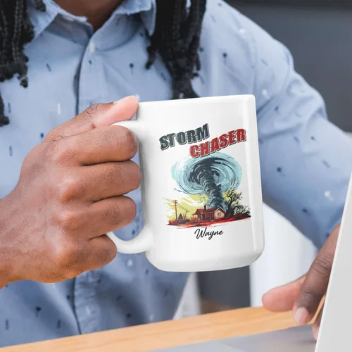 Vista 3 de Taza de café personalizada Storm Chaser con nombre, taza de cerámica de tornado personalizada para meteorólogo, regalos novedosos para amantes