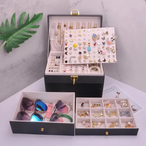 Vista 2 de Joyero para mujeres y niñas, soporte para aretes, collar de cuero de PVC, organizador de joyas, anillos, estuche de almacenamiento, con cerradura