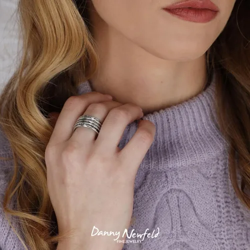 Vista 2 de Paz Creations - Anillos giratorios de plata de ley 925 para mujeres y hombres, anillo de meditación de banda gruesa con patrón martillado, joyería