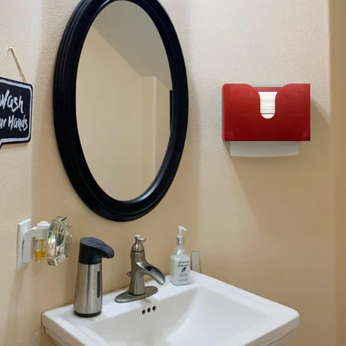 Vista 5 de Dispensador de toallas de papel de bambú, soporte para toallas de papel para montaje en pared y encimera para decoración de cocina y baño. Capacidad