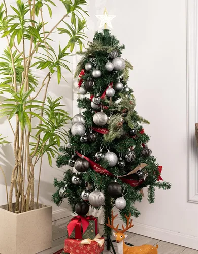 Vista 3 de Becki Owens Adornos de Navidad inastillables – Juego de 50 adornos inastillables de plata metálica, blanco mate y negro – Adornos irrompibles