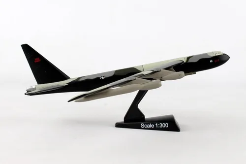Vista 11 de Daron Worldwide Trading B-52 Stratofortress Vehículo (Escala 1:300)