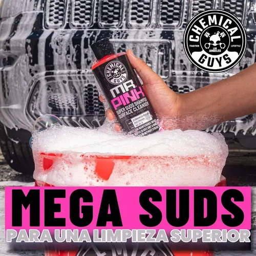 Vista 2 de Jabón de limpieza para automóvil de Chemical Guys, Mr. Pink, 16 oz Lifts road grime with a slick, high-gloss formula that rinses clean, gentle on