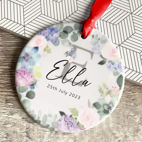 Vista 20 de Recuerdos personalizados de adorno de Navidad para bebé, regalos de bebé que llegan, adornos de cerámica para árbol de Navidad, adornos de primera