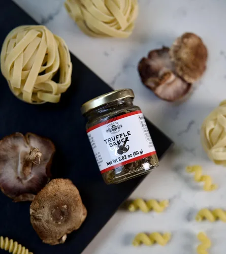 Vista 3 de Urbani Truffles - Salsa de champiñones y trufas en aceite de oliva Ideal para pasta, pescado y carnes a la parrilla La mejor calidad italiana
