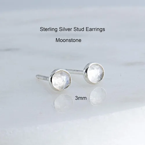 Vista 49 de Aretes pequeños de plata de ley para cartílago, tragus, hélix, múltiples piercings hipoalergénicos, piedra natal para mujer, juego de bisel