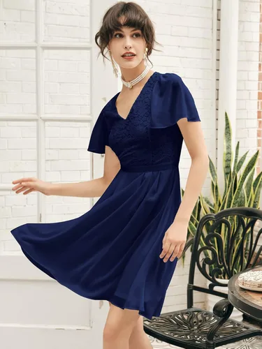 Vista 4 de MISSMAY Vestido de cóctel de encaje con cuello en V y mangas con volantes retro